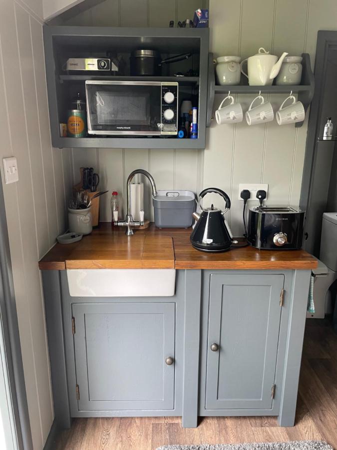 Greatwood Shepherds Hut แบทเทิล ภายนอก รูปภาพ