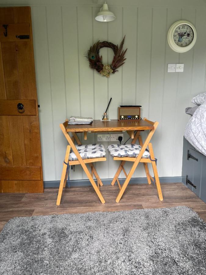 Greatwood Shepherds Hut แบทเทิล ภายนอก รูปภาพ